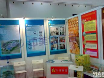 深圳寫真噴繪工廠 標(biāo)語燈箱與展會海報設(shè)計制作一站式服務(wù)